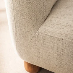 AREN Fauteuil en tissu chenille et bois