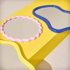 TARENTE Miroir de forme organique 54x40cm
